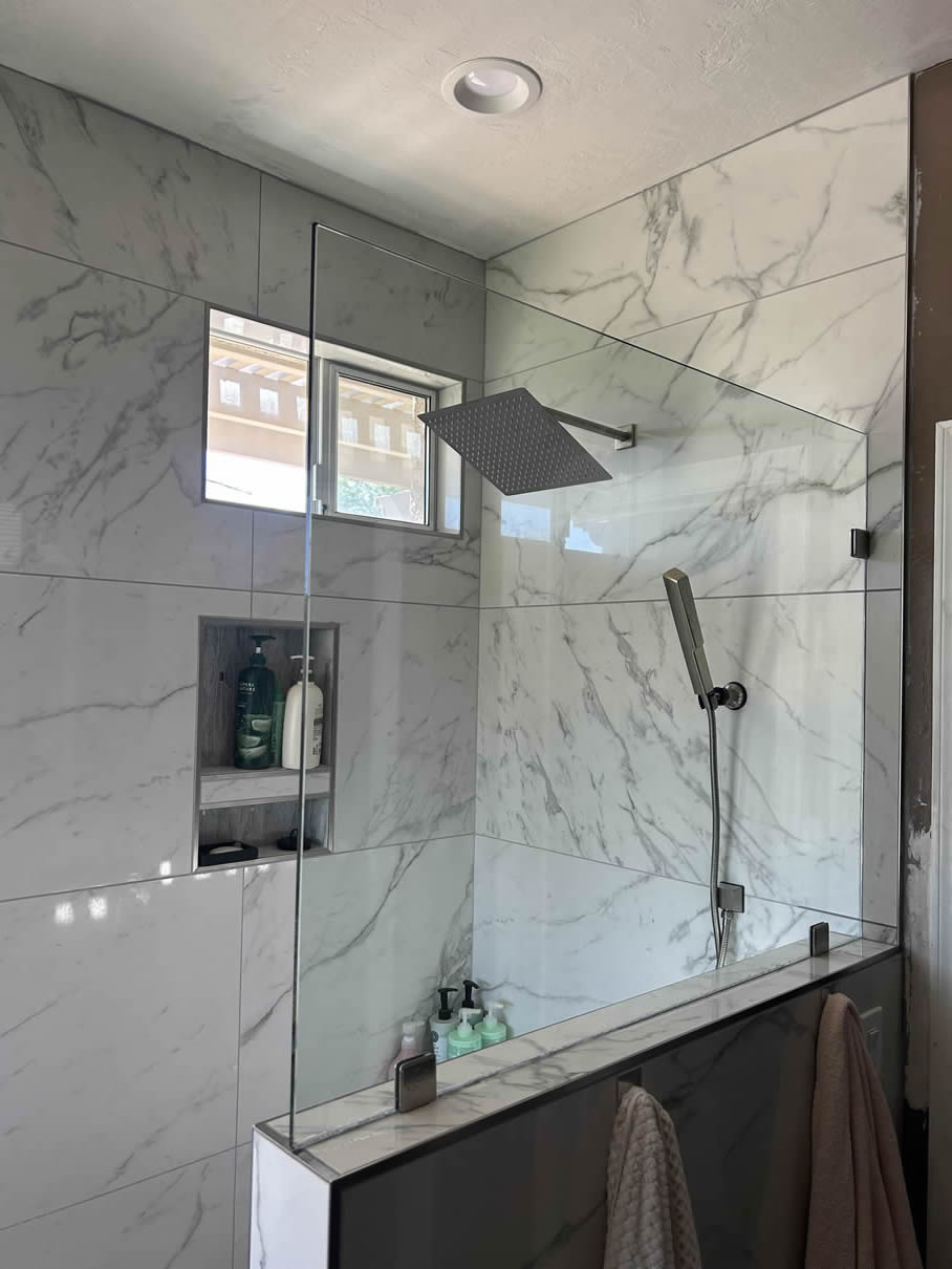 luxury bathroom glass design